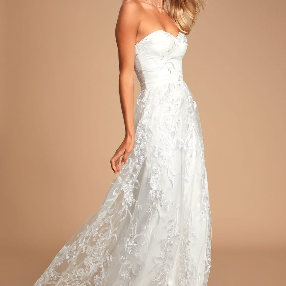 LULU Andria White Embroidered Strapless Maxi M NWT